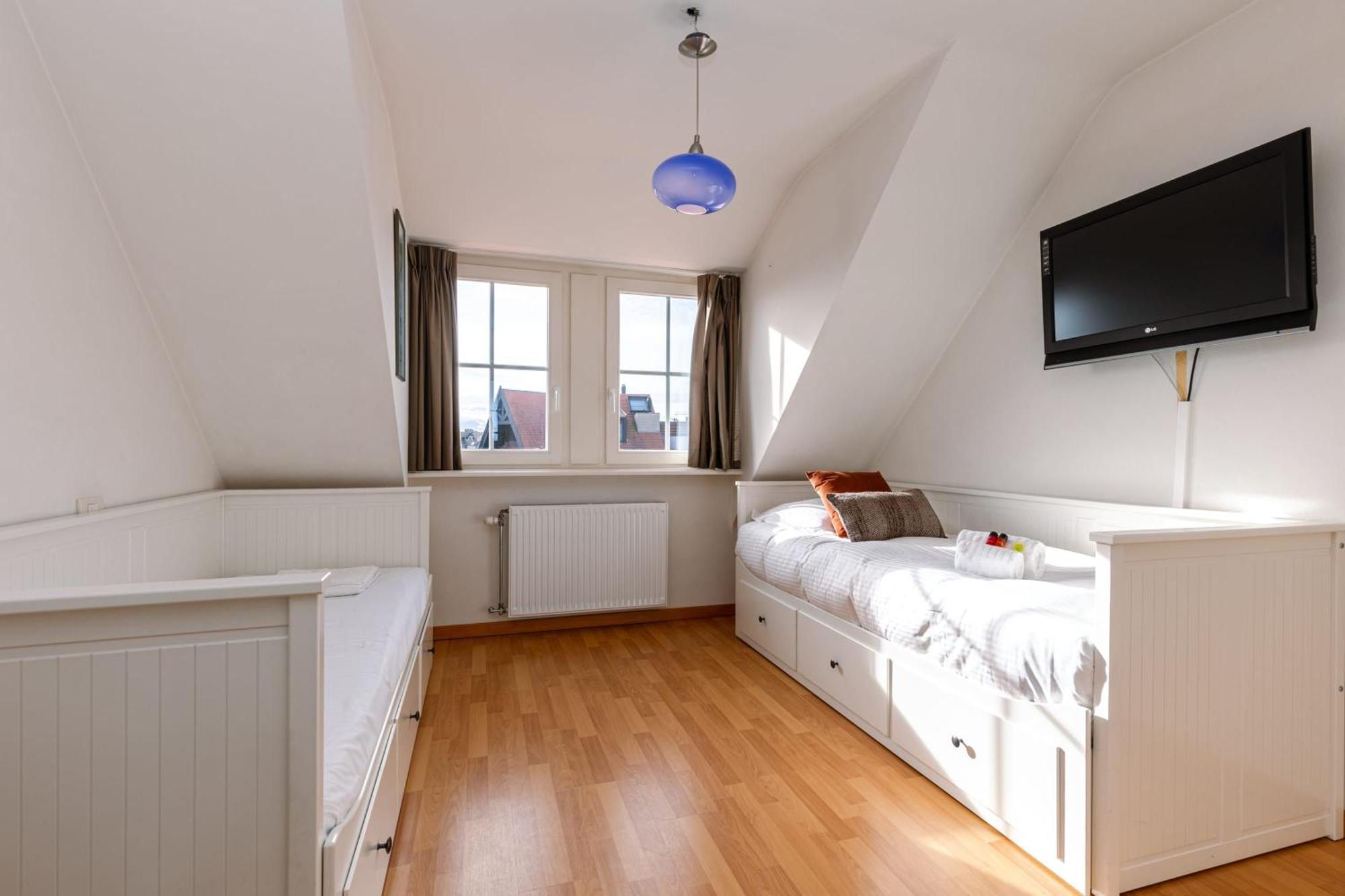 Charming Spacious Duplex Apt With Private Parking In Knokke Apartman Kültér fotó
